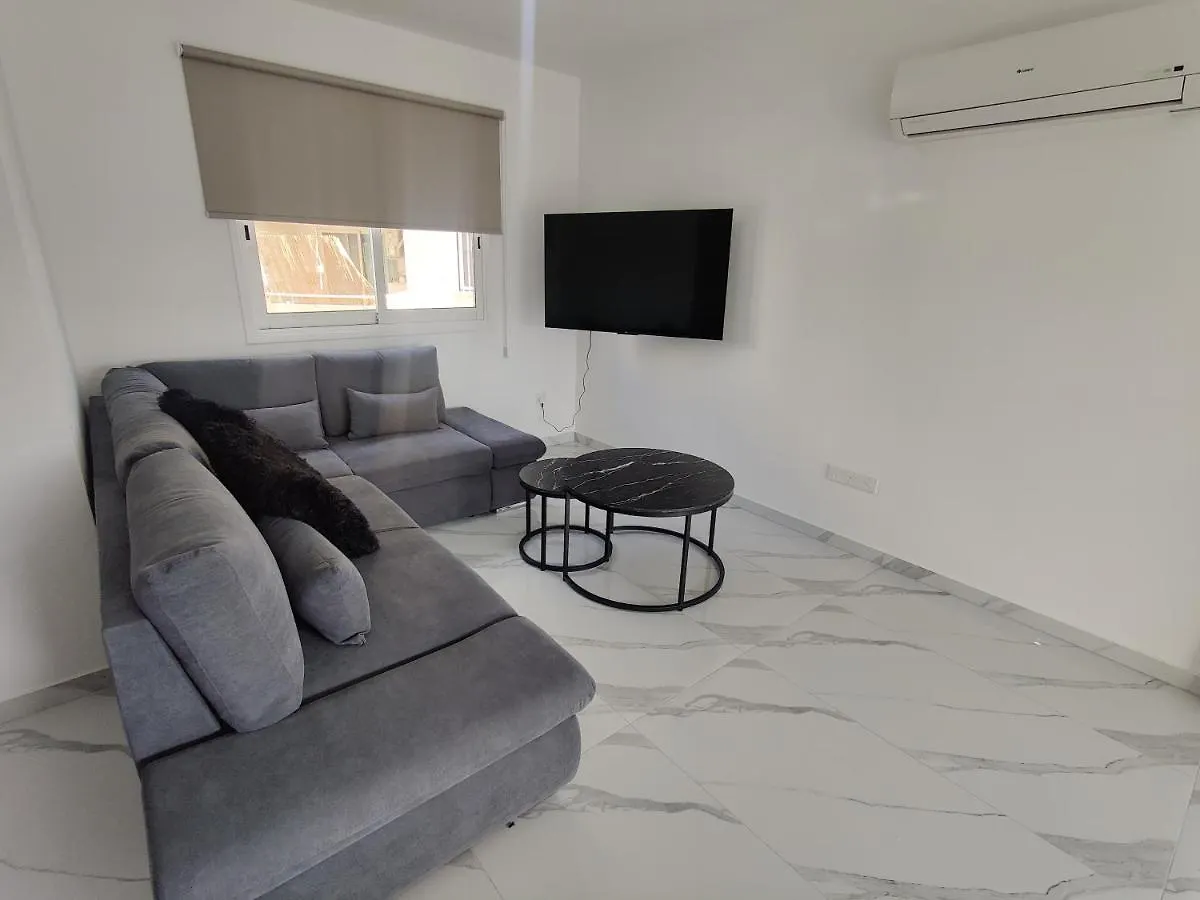 Maestro I Apartment Larnaca