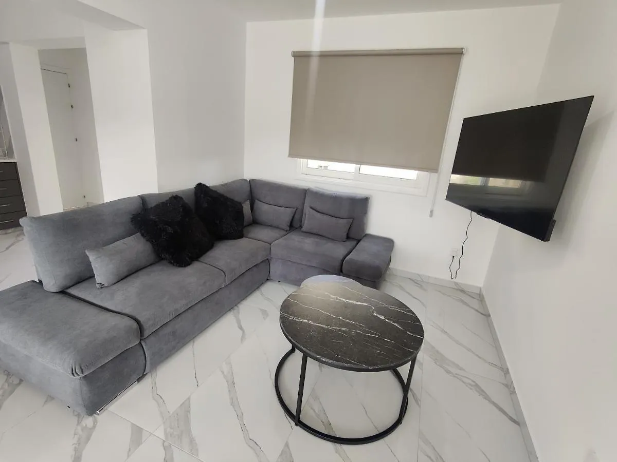 Maestro I Apartment Larnaca